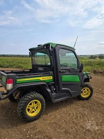2023 John Deere Gator XUV 835R For Sale image 2