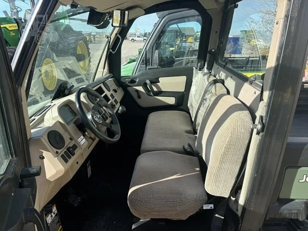 2021 John Deere Gator XUV 835R 4WD Utility Cart for Sale image 4