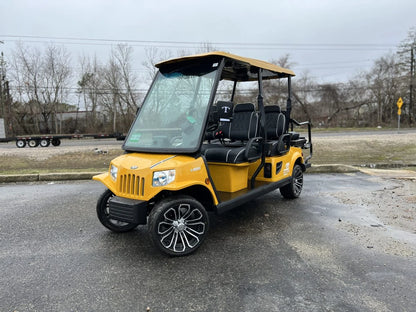 2023 Tomberlin Saloon Golf Cart for Sale image 0