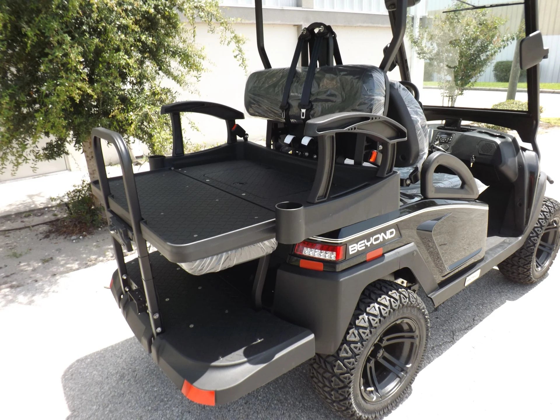 2022 Bintelli BEYOND 4P Lifted Golf Cart for Sale image 14