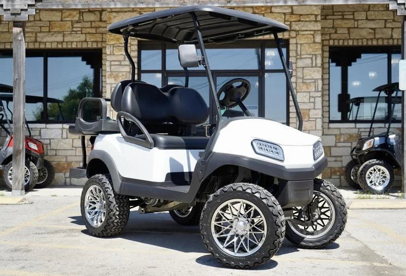 2019 CLUB CAR Tempo Lifted Gas EFI for Sale image 0