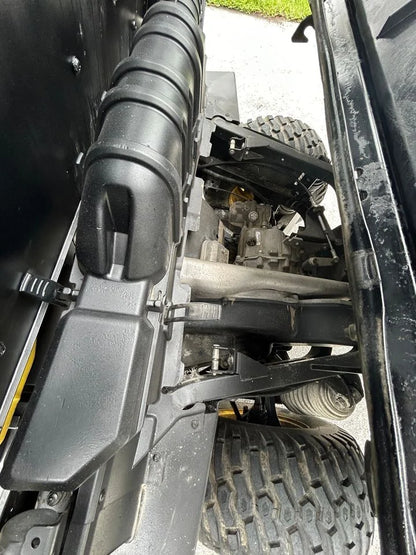 2020 John Deere Gator XUV560E Utility Cart for Sale image 11
