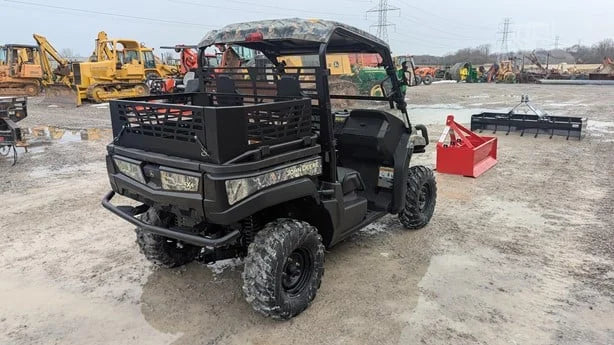 2012 John Deere Gator XUV 550 4WD Utility Cart for Sale image 4