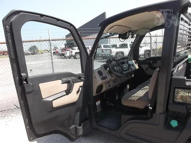 2018 John Deere Gator XUV 865R 4WD Diesel Utility Cart for Sale image 5