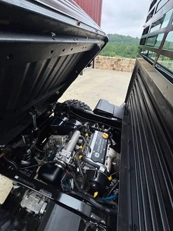 2018 John Deere Gator XUV 835R 4WD Utility Cart for Sale image 9