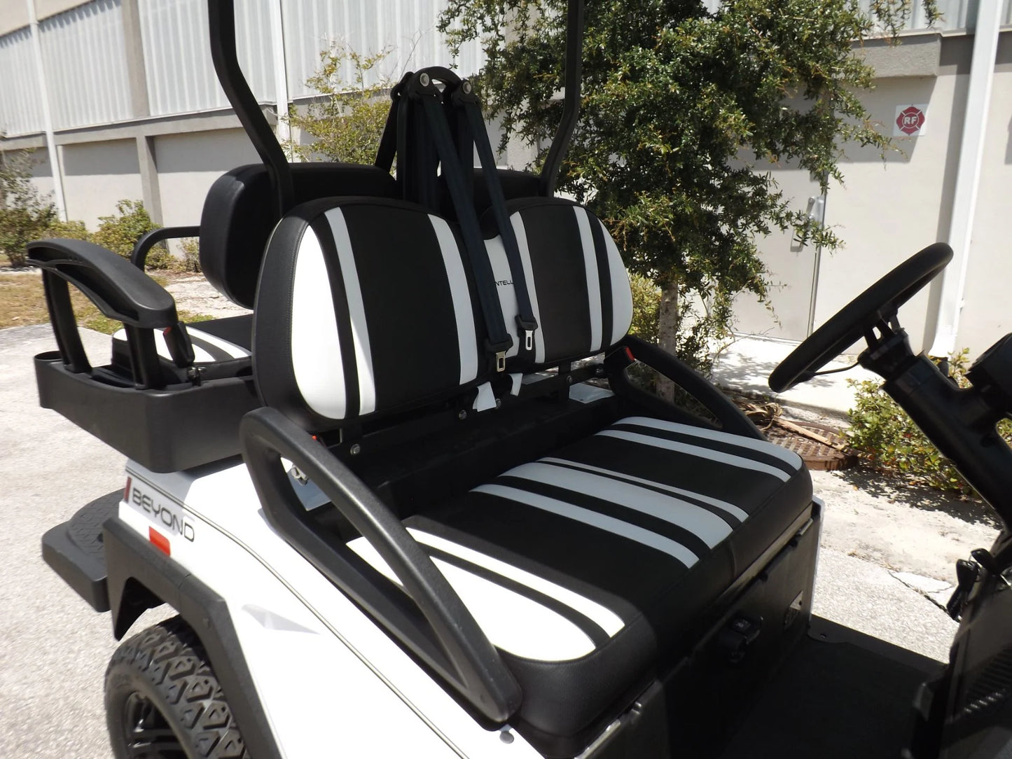 White 2022 Bintelli BEYOND 4P Lifted Golf Cart for Sale image 11