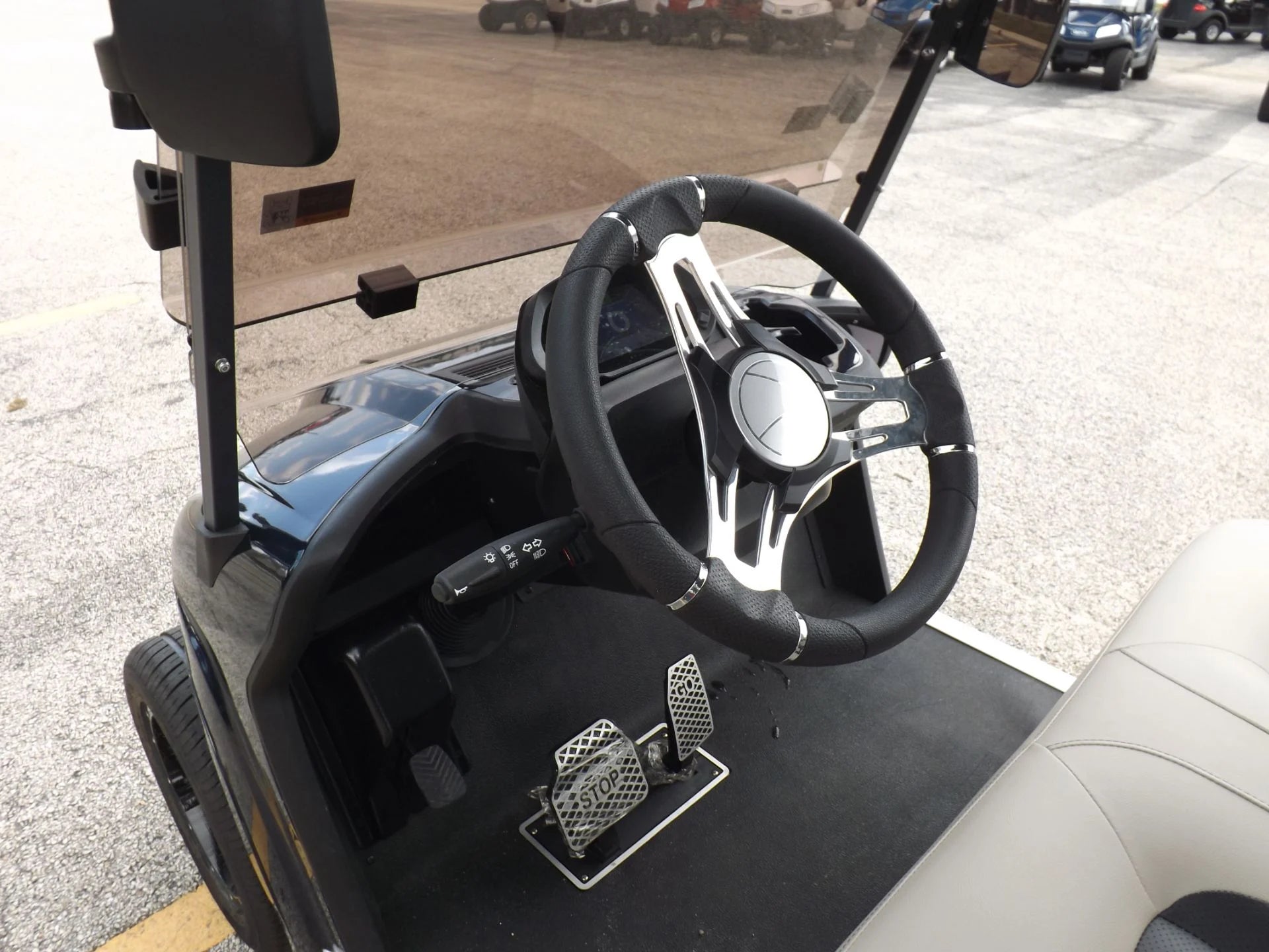 Black 2024 Star EV SIRIUS 4 Forward Lithium Golf Cart for Sale image 5