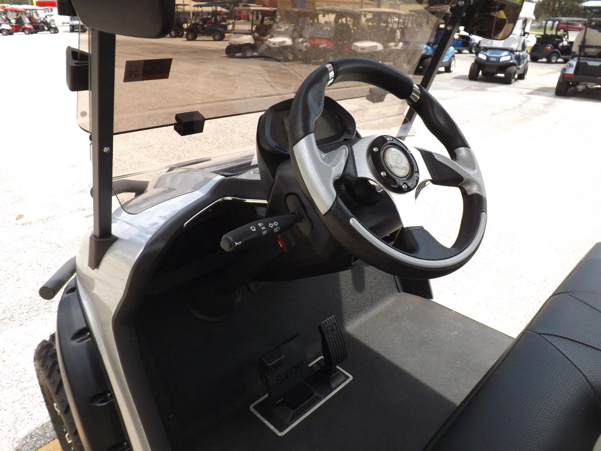 2024 Star EV SIRIUS 2+2 Lifted Lithium Golf Cart for Sale image 5