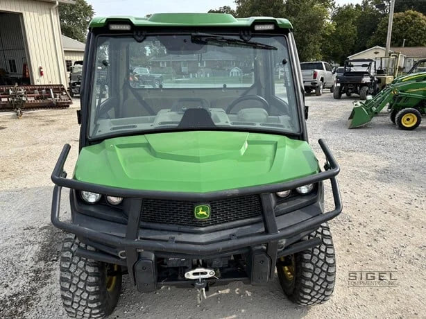2018 John Deere Gator XUV 835R 4WD UTV for Sale image 5