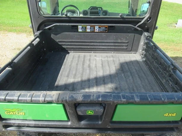 2021 John Deere Gator 4WD XUV 835R Utility Cart for Sale image 3