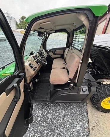 2018 John Deere Gator XUV 835R 4WD Utility Cart for Sale image 4