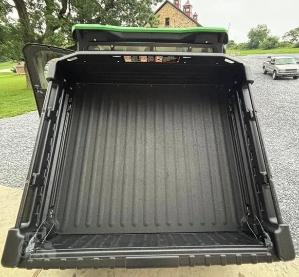 2018 John Deere Gator XUV 835R 4WD Utility Cart for Sale image 10