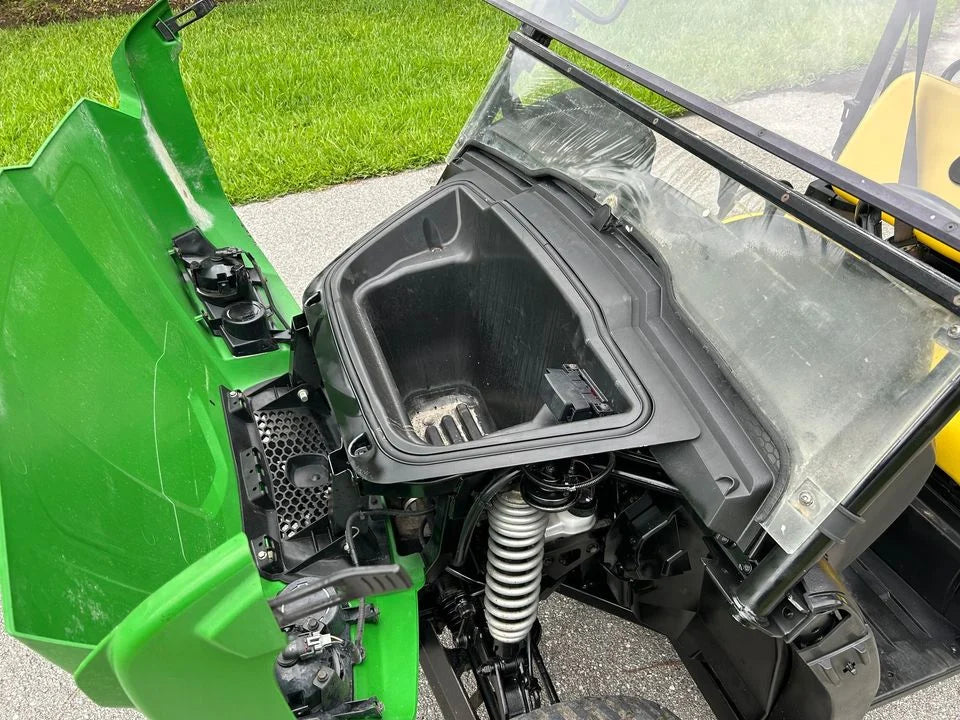 2020 John Deere Gator XUV560E Utility Cart for Sale image 12