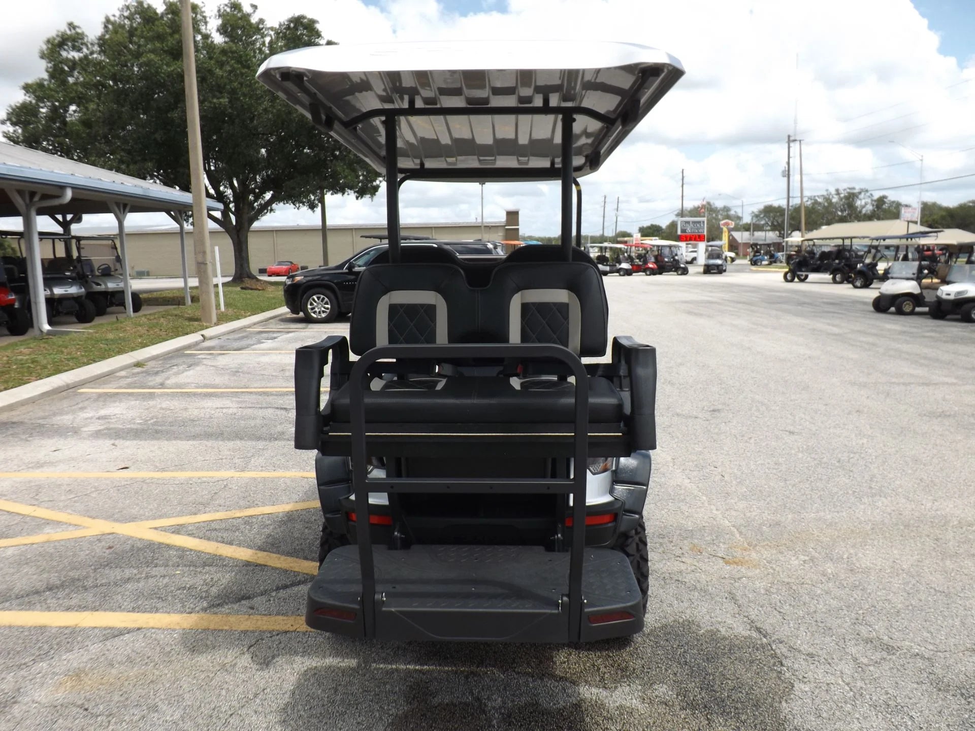 2024 Star EV SIRIUS 2+2 Lifted Lithium Golf Cart for Sale image 3