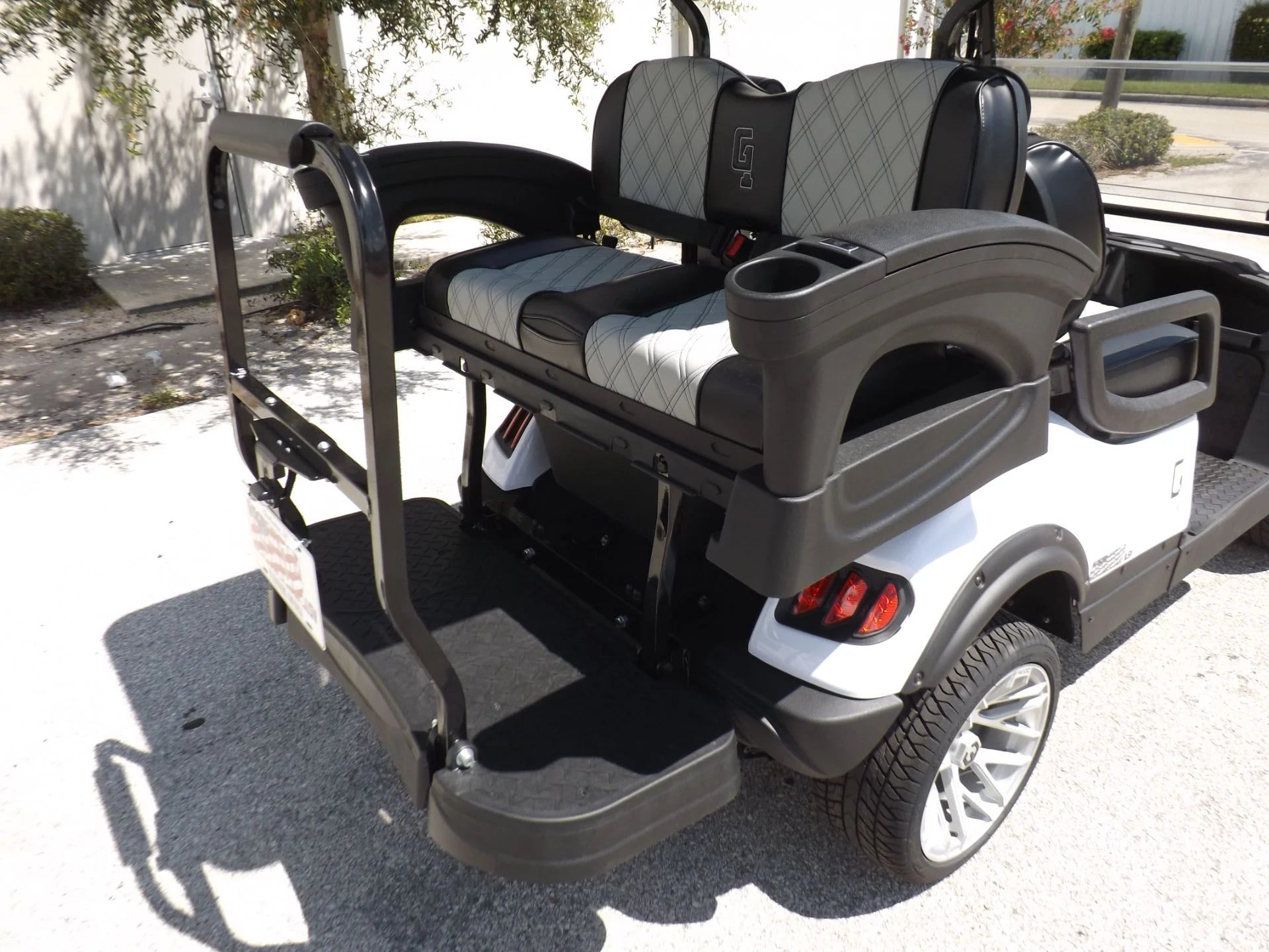White 2023 HONOR LSV 2+2 G1 Lifted Lithium Golf Cart for Sale image 11