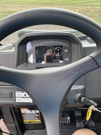 2023 John Deere Gator XUV 835M HVAC For Sale image 8