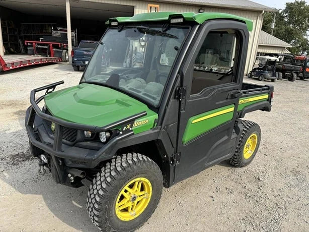 2018 John Deere Gator XUV 835R 4WD UTV for Sale image 1