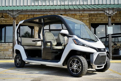 2024 CLUB CAR CRU 6-Passenger Electric LSV for Sale image 11