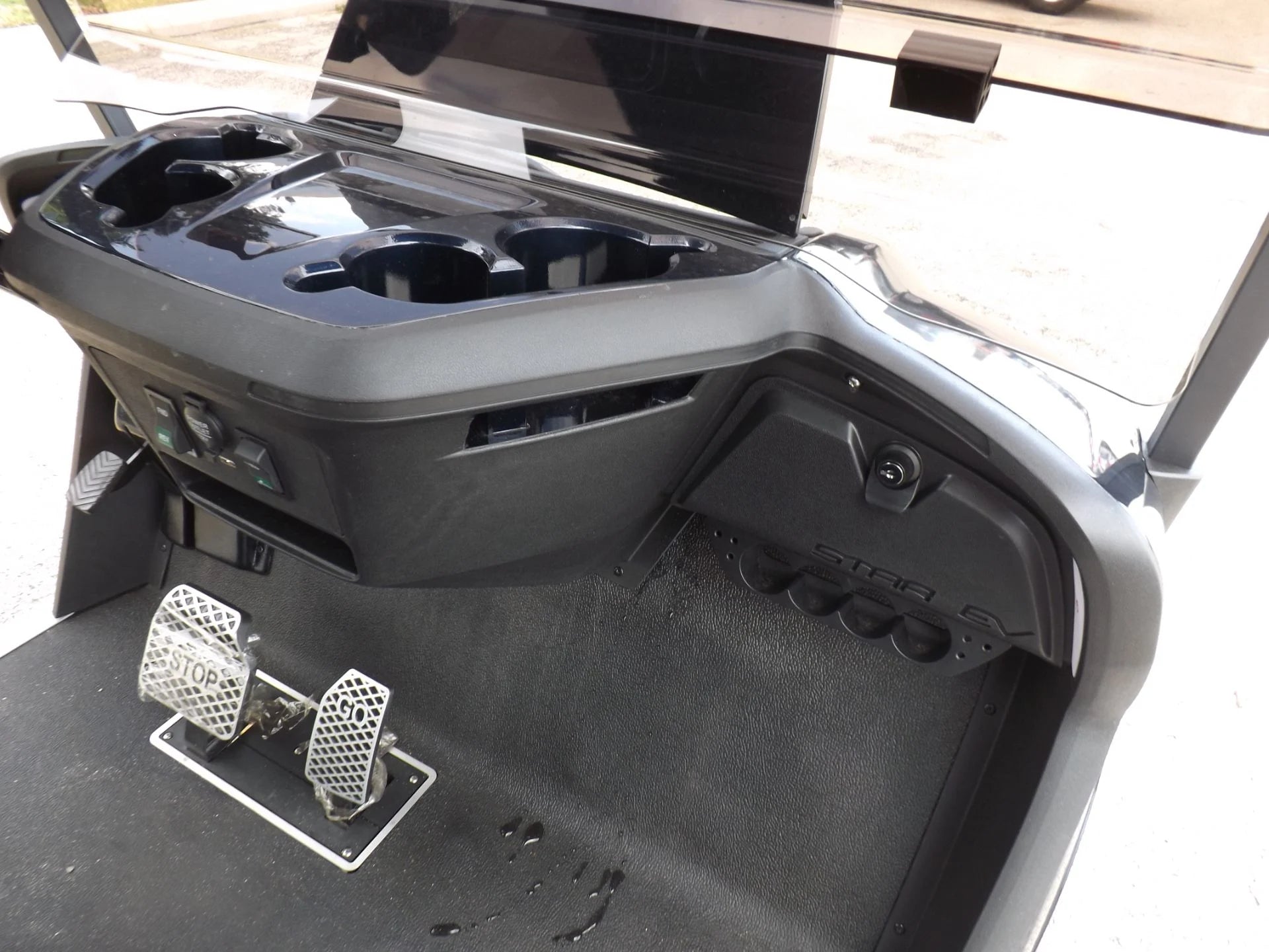 Black 2024 Star EV SIRIUS 4 Forward Lithium Golf Cart for Sale image 6