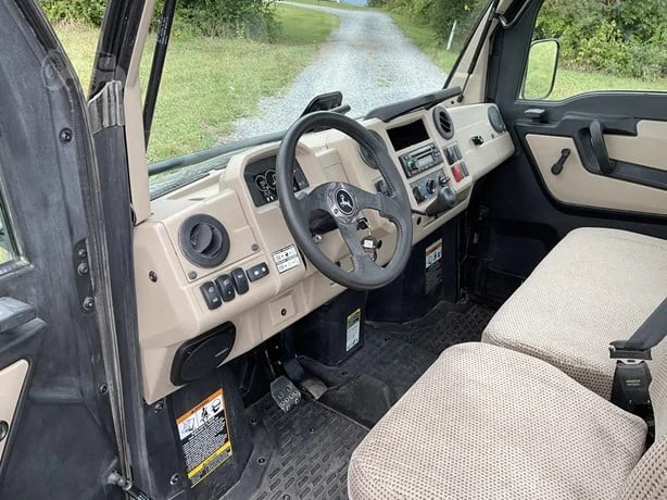 2021 John Deere Gator XUV 835R 4WD Utility Cart for Sale image 6