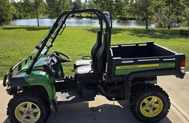 2012 John Deere Gator XUV 825i 4WD Utility Cart for Sale image 1