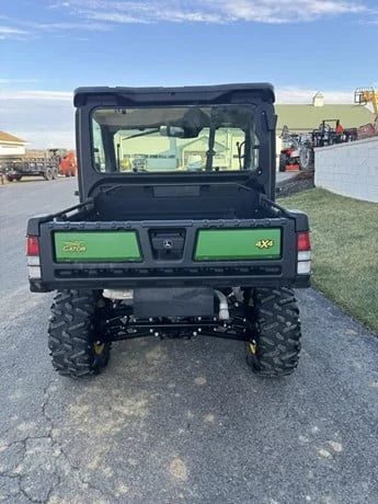 2018 John Deere 4WD Gator XUV 835M Utility Cart for Sale image 3