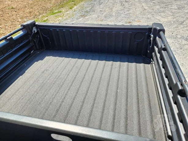 2018 John Deere Gator XUV 835M 4WD Utility Cart for Sale image 9