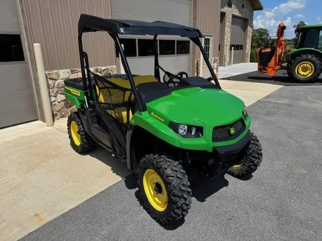 2022 John Deere Gator XUV560E Utility Cart for Sale image 4