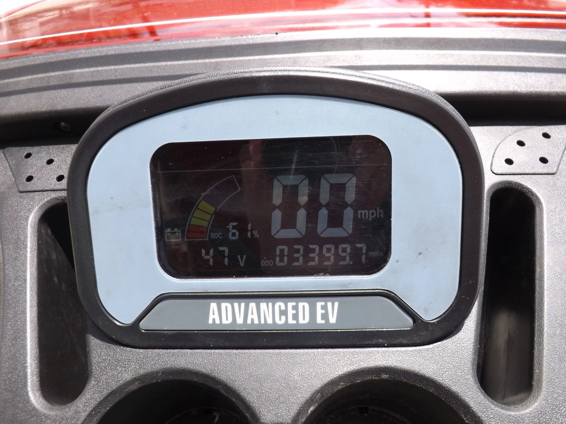 Merlot 2022 Advanced EV AEV 2 Golf Cart for Sale image 9