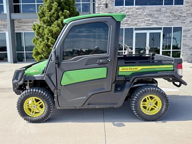 2024 John Deere Gator XUV 835R Signature Edition 4WD Utility Cart for Sale image 1