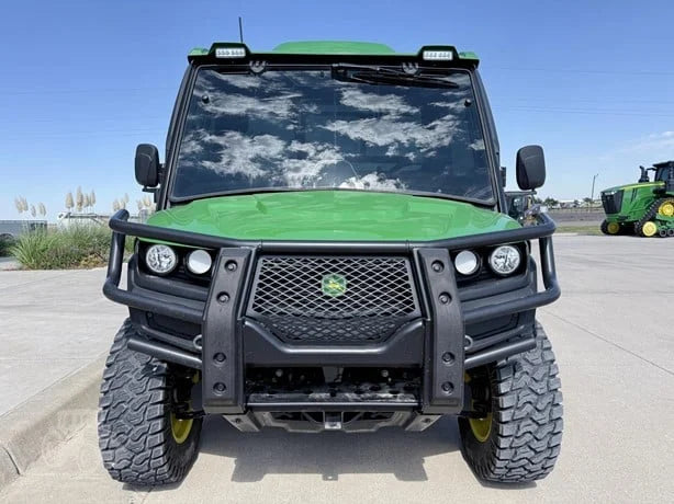 2024 John Deere Gator XUV 835R Signature Edition 4WD Utility Cart for Sale image 4