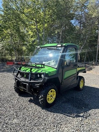 2023 John Deere Gator XUV 835R 4WD Drive Utility Cart for Sale image 0