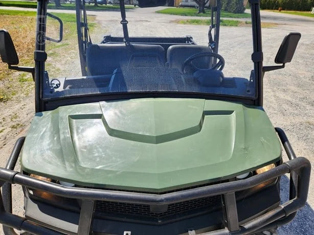 2018 John Deere Gator XUV 835M 4WD Utility Cart with 54 HP for Sale image 4