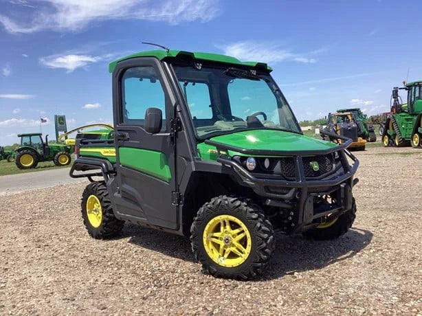 2023 John Deere Gator XUV 835R 4WD Utility Cart for Sale image 0