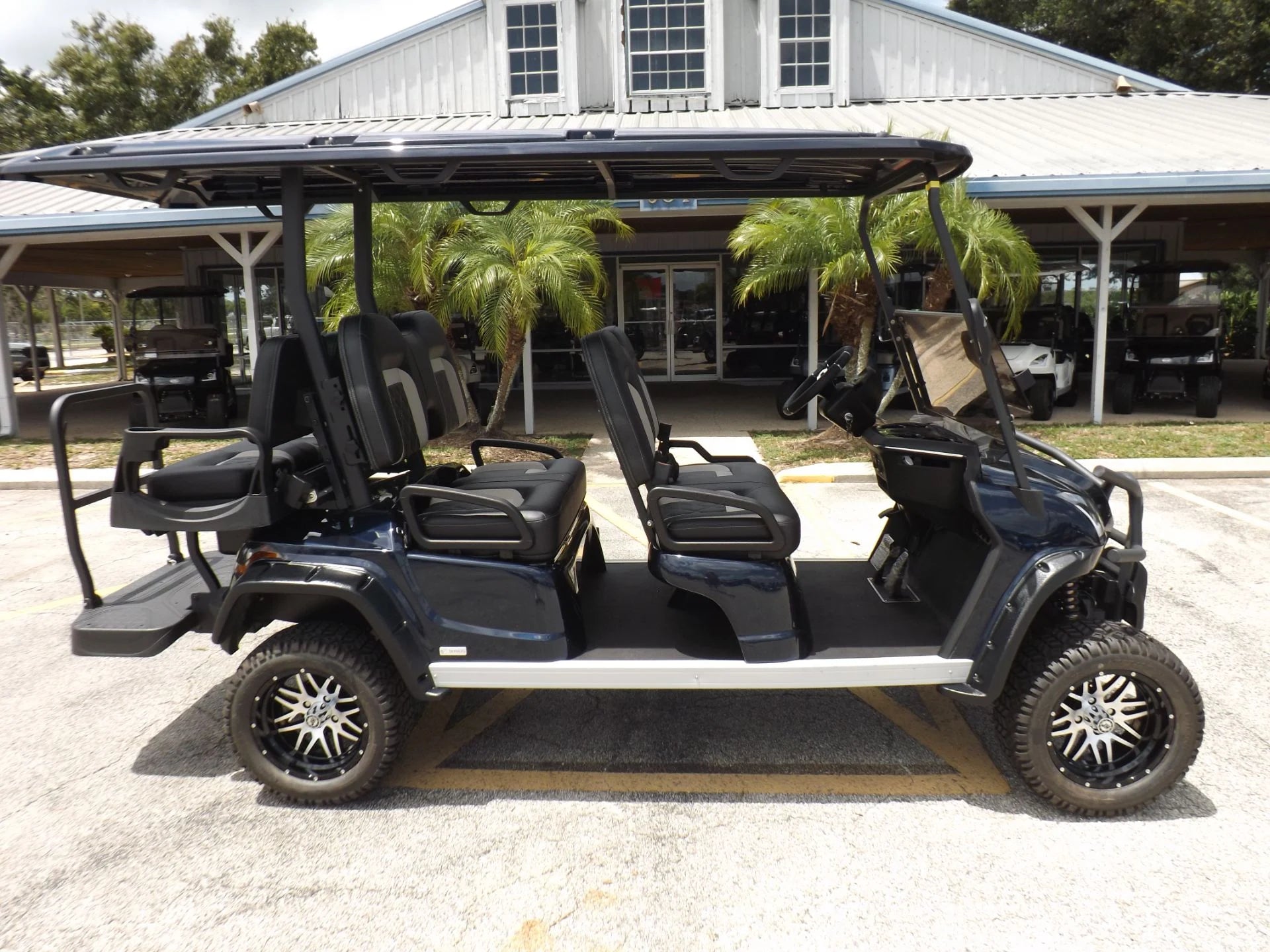 2024 Star EV SIRIUS 4+2 Lifted Lithium Golf Cart for Sale image 2
