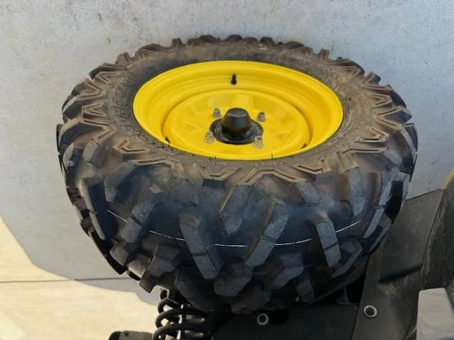 2022 John Deere Gator XUV560E Utility Cart for Sale image 17