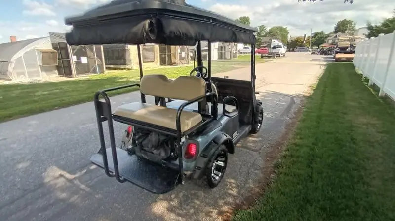 2015 E-Z-GO RXV Electric Golf Cart for Sale image 3