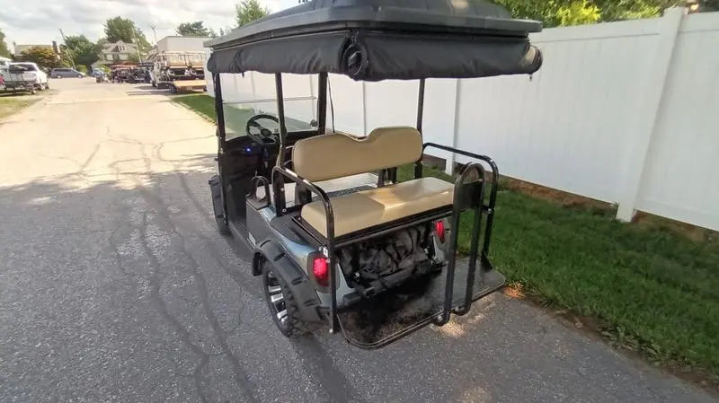 2015 E-Z-GO RXV Electric Golf Cart for Sale image 7