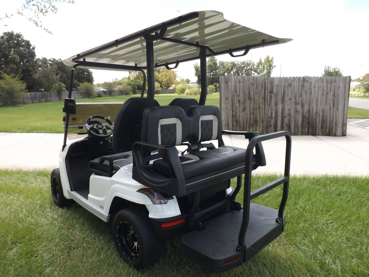 White 2023 Star EV SIRIUS 2+2 Golf Cart for Sale image 4