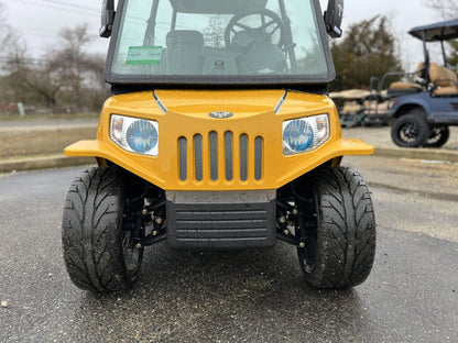 2023 Tomberlin Saloon Golf Cart for Sale image 3