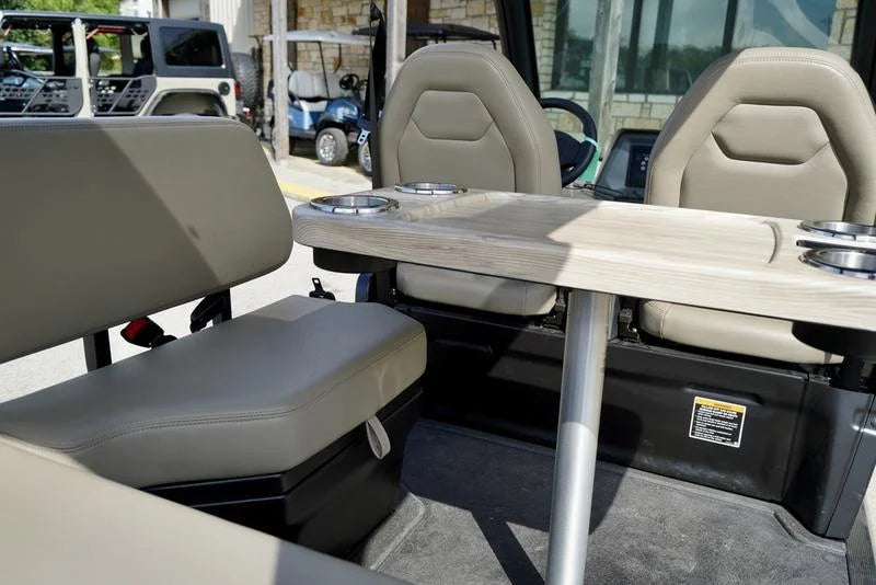2024 CLUB CAR CRU 6-Passenger Electric LSV for Sale image 12