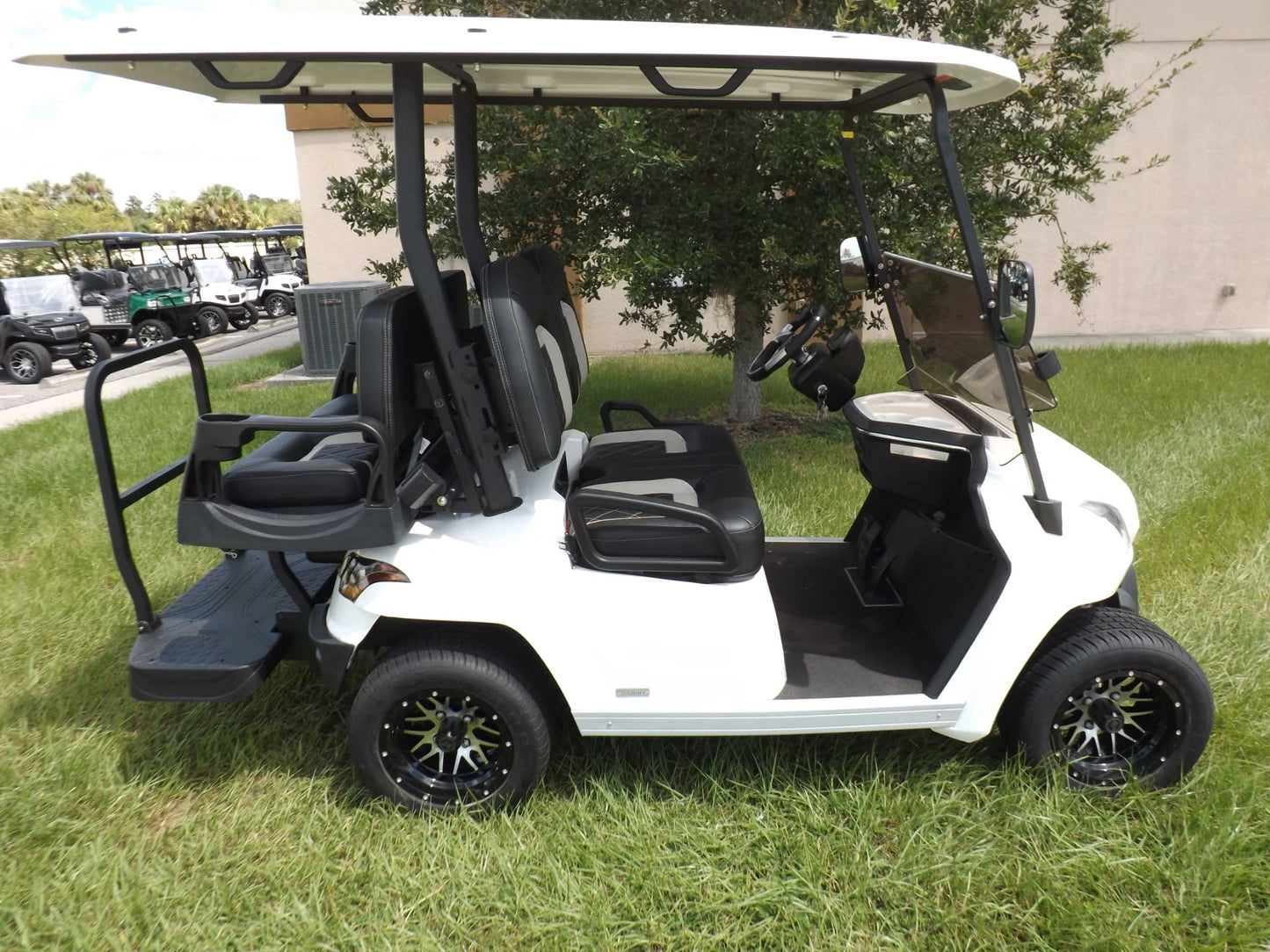 White 2023 Star EV SIRIUS 2+2 Golf Cart for Sale image 2