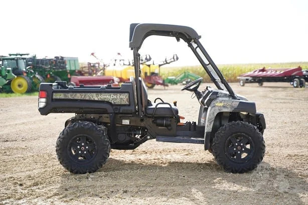 2017 John Deere Gator XUV 825i 4WD Utility Cart for Sale image 3