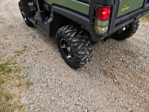 2018 John Deere Gator XUV 835M 4WD Utility Cart for Sale image 8