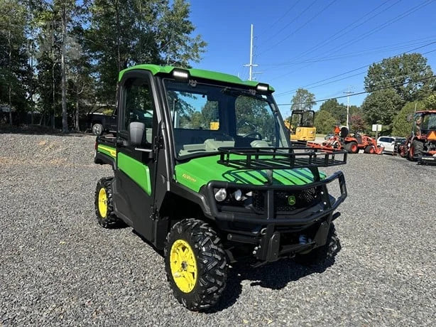 2023 John Deere Gator XUV 835R 4WD Drive Utility Cart for Sale image 4