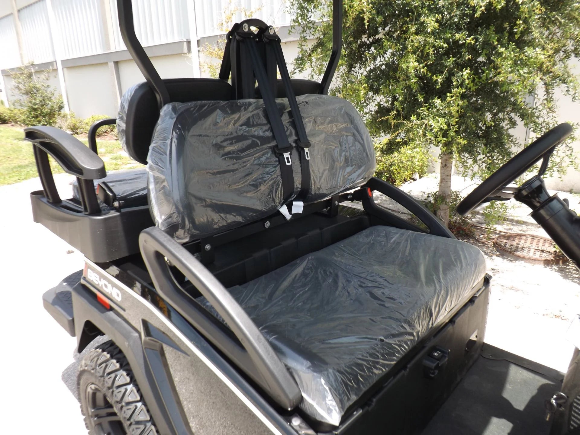 2022 Bintelli BEYOND 4P Lifted Golf Cart for Sale image 12