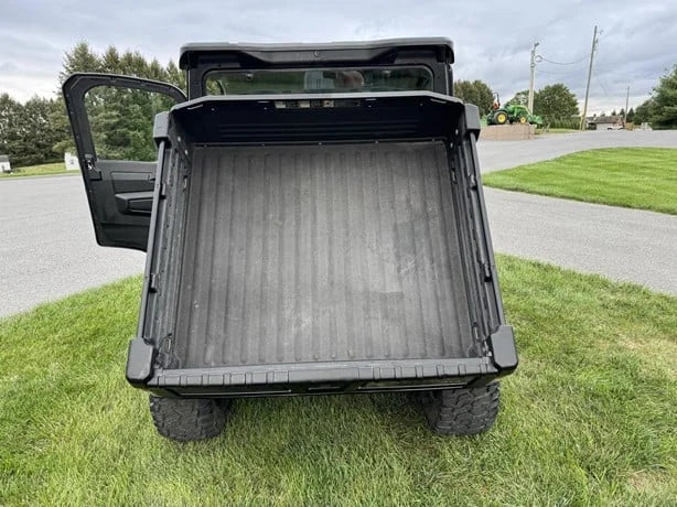 2023 John Deere Gator XUV 835R 4WD Utility Cart for Sale image 9