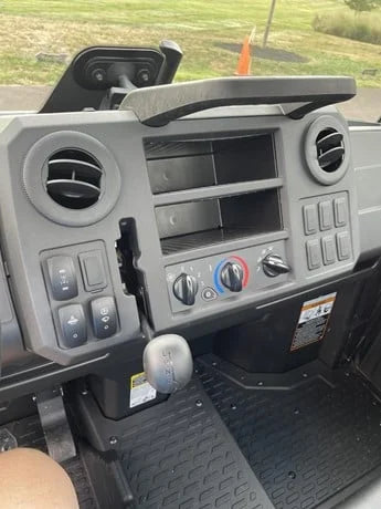 2023 John Deere Gator XUV 835M HVAC For Sale image 9