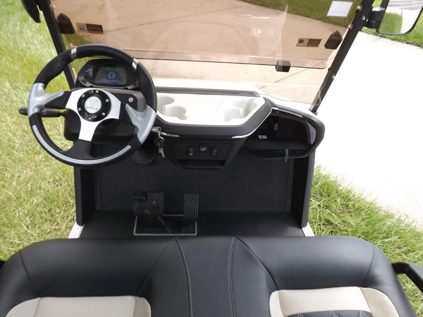 White 2023 Star EV SIRIUS 2+2 Golf Cart for Sale image 5