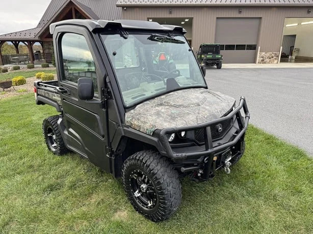 2023 John Deere Gator XUV 835R 4WD Utility Cart for Sale image 4
